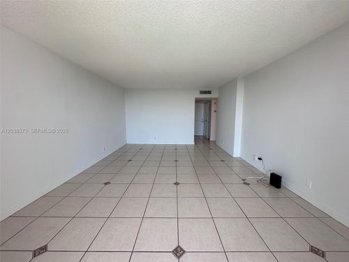 823-100 Bayview Dr, Sunny Isles Beach, FL, 33160-4781 | Card Image