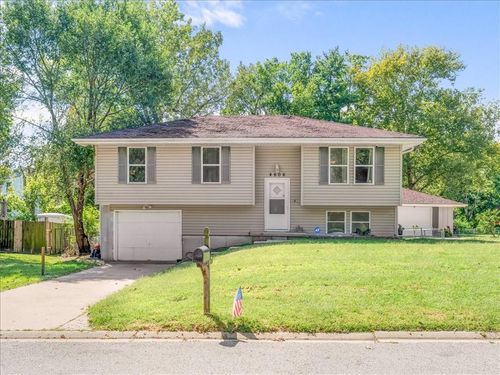 4606 Zebra Ln, Saint Joseph, MO, 64506-2561 | Card Image