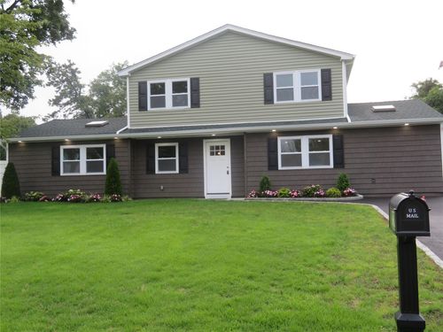 22 Shamrock Ln, Centereach, NY, 11720-3059 | Card Image