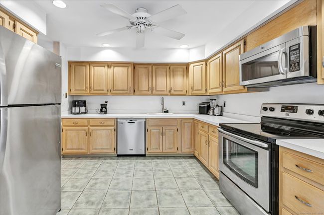 4 - 4 Echowoods Cir, Condo with 2 bedrooms, 3 bathrooms and null parking in Monroe CT | Image 12