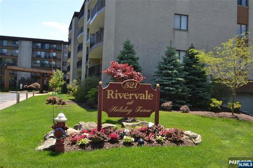 521 Piermont Ave, River Vale, NJ, 07675-5707 | Card Image