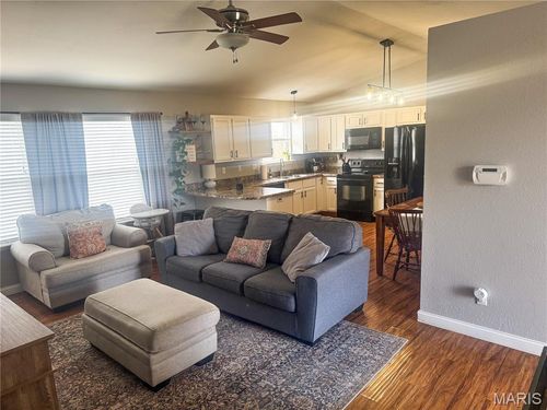 1736 12 Oaks Pl, Pevely, MO, 63070-1335 | Card Image