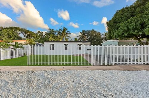na-724 Burlington St, Opa-Locka, FL, 33054-3927 | Card Image