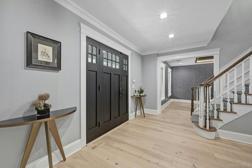 192 Burtis Lane, Oyster Bay, NY, 11791 | Card Image