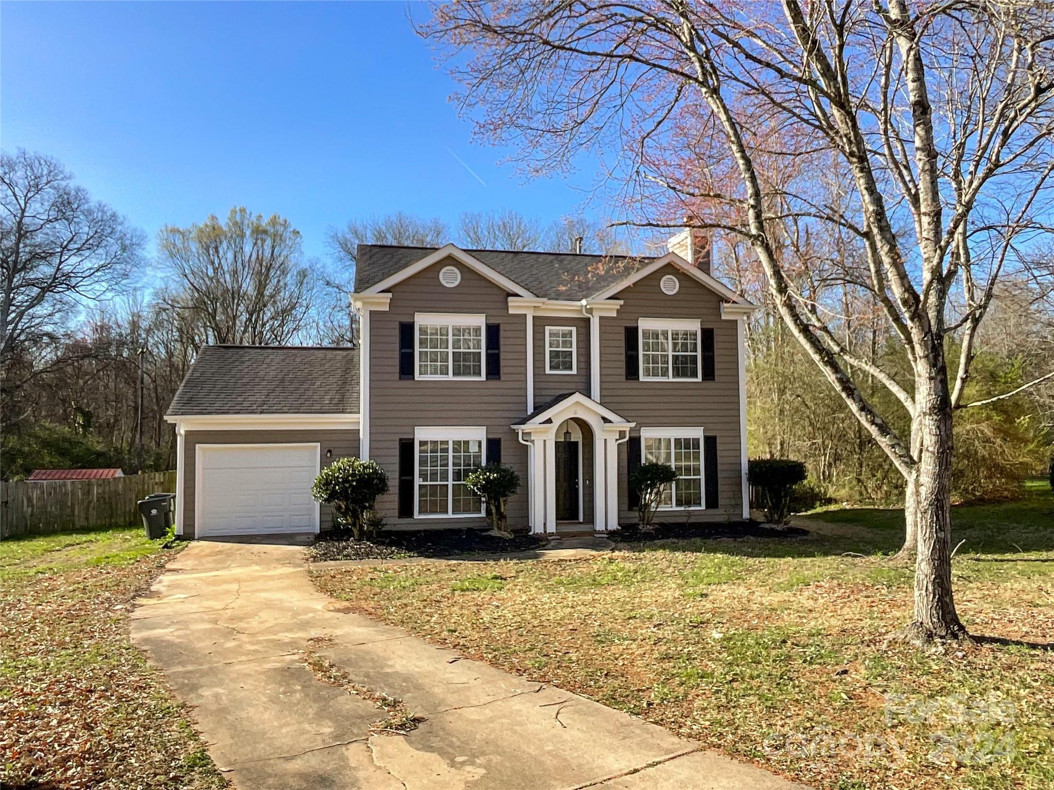 Chadburn Ln, Charlotte, NC 28215