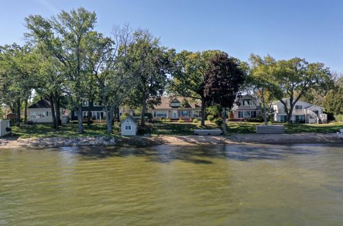 7 S Shore Dr, Forest Lake, MN, 55025-1607 | Card Image