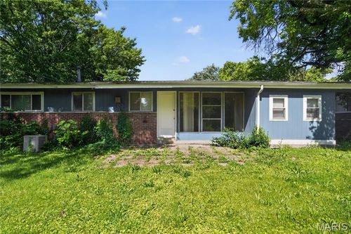 10744 Hallstead Dr, Saint Louis, MO, 63136-4516 | Card Image