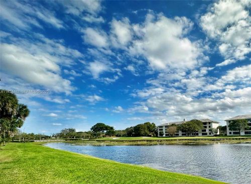 apt-101-1520 Whitehall Dr, Davie, FL, 33324-6639 | Card Image