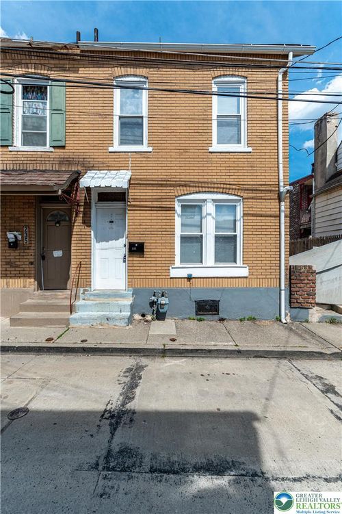 233 N Poplar St, Allentown, PA, 18102-3860 | Card Image