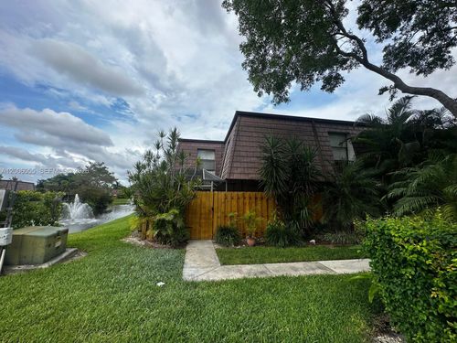 7671 Courtyard Run W, Boca Raton, FL, 33433-3007 | Card Image