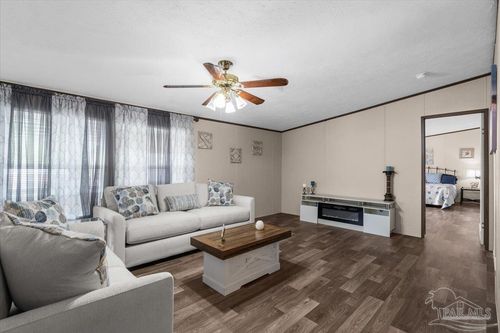 5205 Kee Memorial Dr, Pensacola, FL, 32507-8938 | Card Image