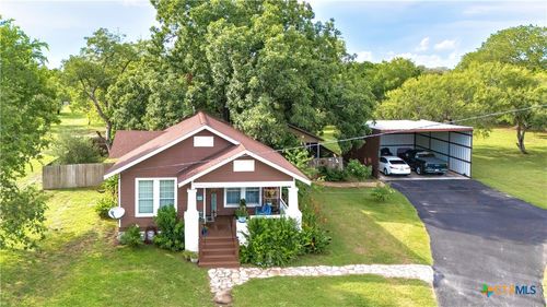 437 E 7th St, Yorktown, TX, 78164-2002 | Card Image