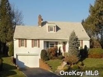 176 Tanners Pond Road, House other with 4 bedrooms, 2 bathrooms and null parking in Garden City NY | Image 3