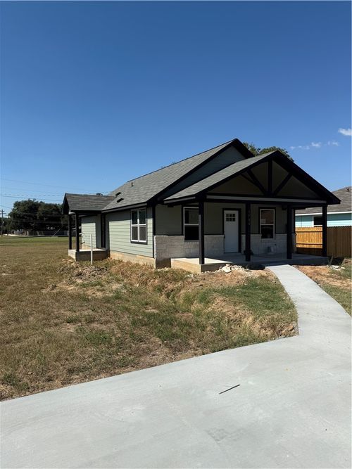 1706 Pine St, Hearne, TX, 77859-1702 | Card Image