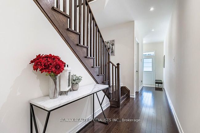 39 Adventura Rd, House attached with 4 bedrooms, 3 bathrooms and 1 parking in Brampton ON | Image 9