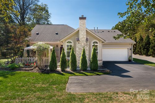 28 Craggy Vista Dr, Swannanoa, NC, 28778-6213 | Card Image