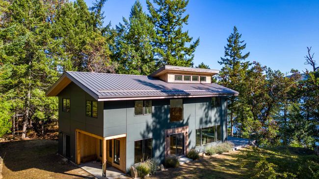 1456 Nose Point Road, House other with 5 bedrooms, 3 bathrooms and 3 parking in Salt Spring Island BC | Image 2