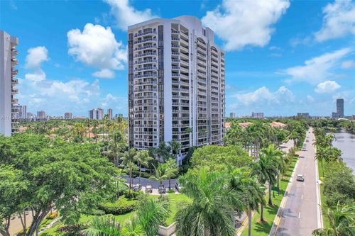 402-3600 Yacht Club Dr, Aventura, FL, 33180 | Card Image