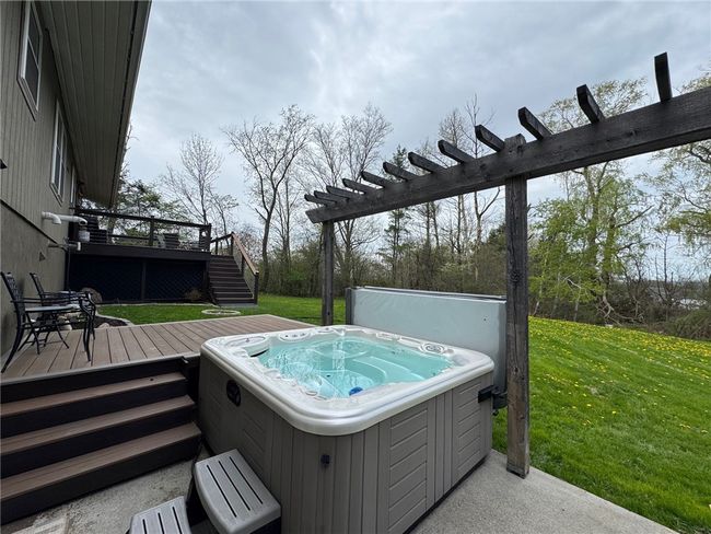 Hot tub to Deck | Image 23