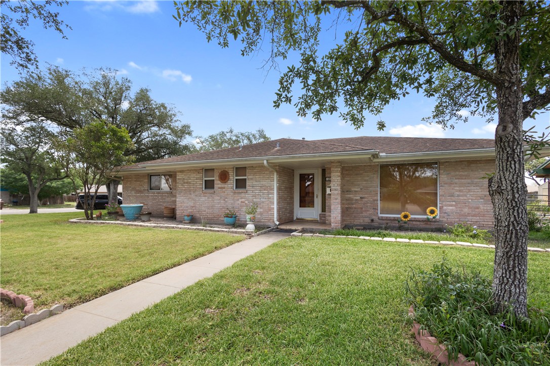 Pasadena Dr, Kingsville, TX 78363