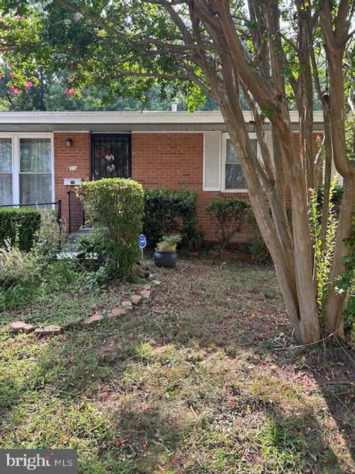 611 Quarry Ave, CAPITOL HEIGHTS, MD, 20743-3330 | Card Image