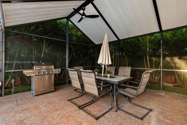 0 - 9431 Sw 212 Th Ter, House other with 4 bedrooms, 3 bathrooms and null parking in Cutler Bay FL | Image 6