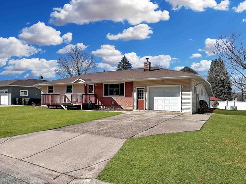 137 Pedretti Parkway, Prairie Du Chien, WI, 53821 | Card Image