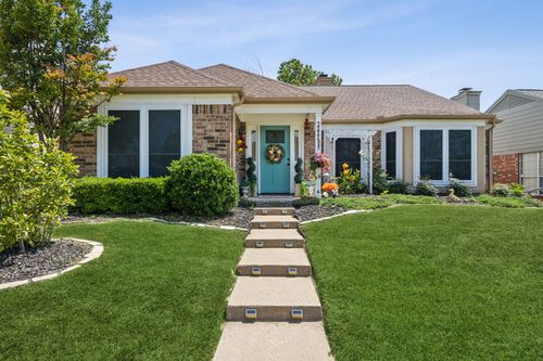 1492 Summers Dr, Cedar Hill, TX, 75104-4916 | Card Image