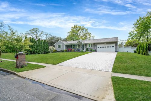 272 Bow Dr, Smithtown, NY, 11788-1624 | Card Image