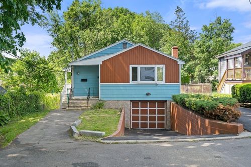 2 Canaan St, Boston, MA, 02126-3211 | Card Image