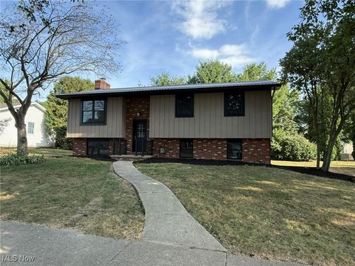 475 Lockport Ave Sw, New Philadelphia, OH, 44663-9664 | Card Image