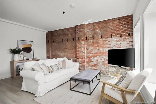 apt-205-126 Washington St, Norwalk, CT, 06854-3053 | Card Image
