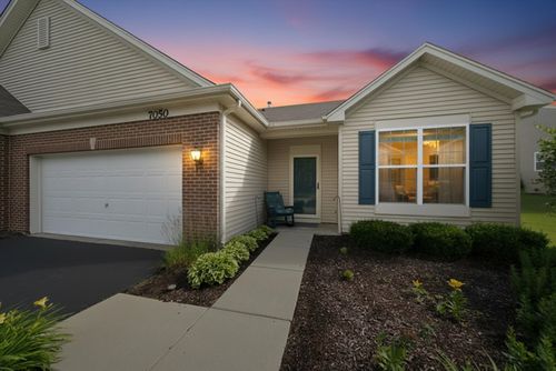 7050 Hidden Green Cir, Fox Lake, IL, 60020-1030 | Card Image
