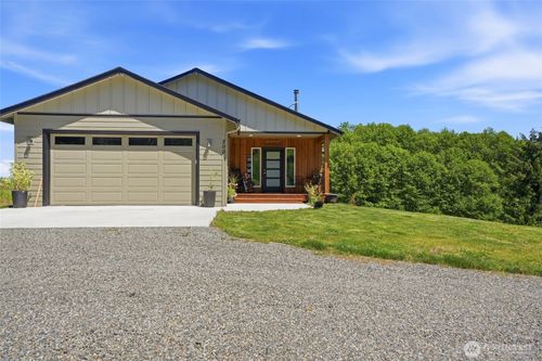 200 Red Hawk Dr, Castle Rock, WA, 98611-8068 | Card Image