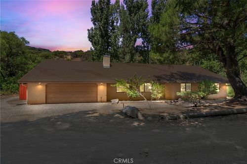 9031 Tassajara Creek Rd, Santa Margarita, CA, 93453-8725 | Card Image