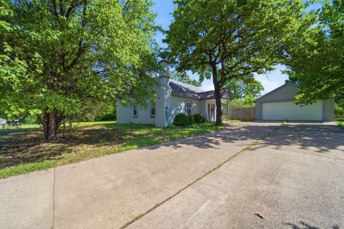 70120 S 336 Rd, Wagoner, OK, 74467-8595 | Card Image