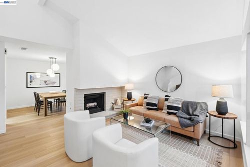 114 Lagunaria Ln, Alameda, CA, 94502-6701 | Card Image