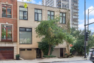 65 W Schiller Street, House other with 3 bedrooms, 2 bathrooms and 3 parking in Chicago IL | Image 1