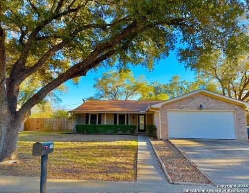 1104 Newhall St, Beeville, TX, 78102-2920 | Card Image