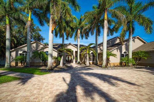 201 Bluff View Dr, BELLEAIR BLUFFS, FL, 33770-1304 | Card Image