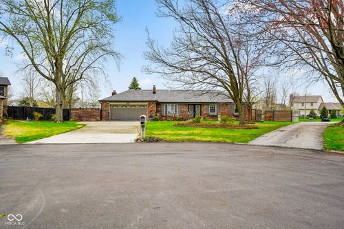 7714 Kenneth Ct, Brownsburg, IN, 46112-8404 | Card Image