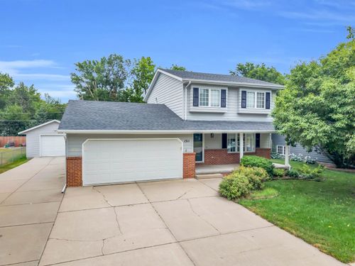1511 10th Ave, Kearney, NE, 68845-5833 | Card Image