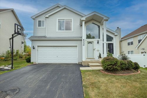 4330 Rolling Hills Dr, Lake In The Hills, IL, 60156-5525 | Card Image