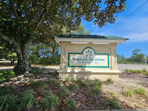 4261 Armadillo Trl, Niceville, FL, 32578-7107 | Card Image