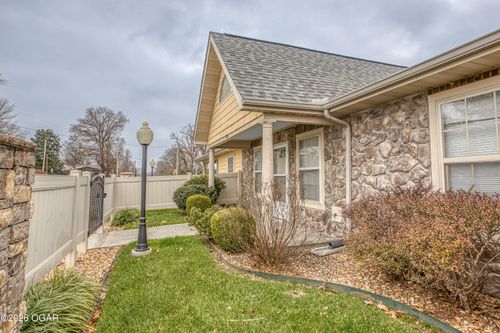 1814 Buena Vista Ave, Carthage, MO, 64836-2449 | Card Image