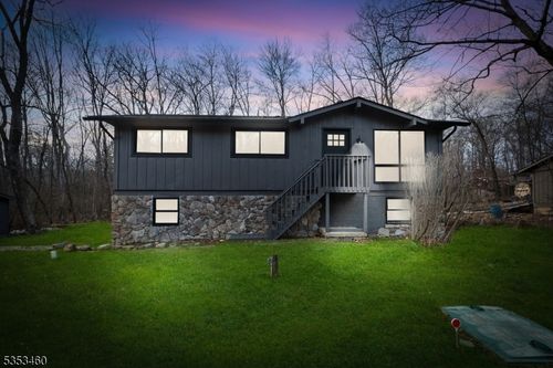 10 Glenbrook Dr, Newton, NJ, 07860-6583 | Card Image