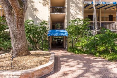 206 Tarpon Point, Condo with 2 bedrooms, 2 bathrooms and null parking in Tarpon Springs FL | Image 3