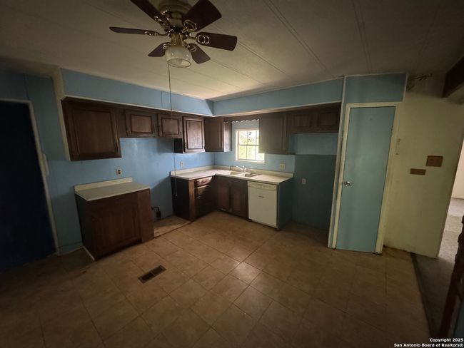 116 Rambling Dr, House other with 3 bedrooms, 2 bathrooms and null parking in Canyon Lake TX | Image 13