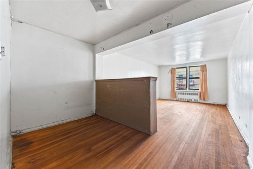 5e-2830 Briggs Ave, Bronx, NY, 10458-3337 | Card Image