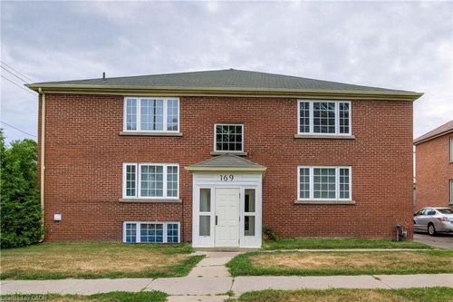 4-169 Chapel St, Kitchener, ON, N2H2T8 | Card Image